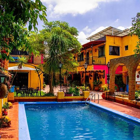 Posada Las Margaritas Tlaquepaque Екстер'єр фото