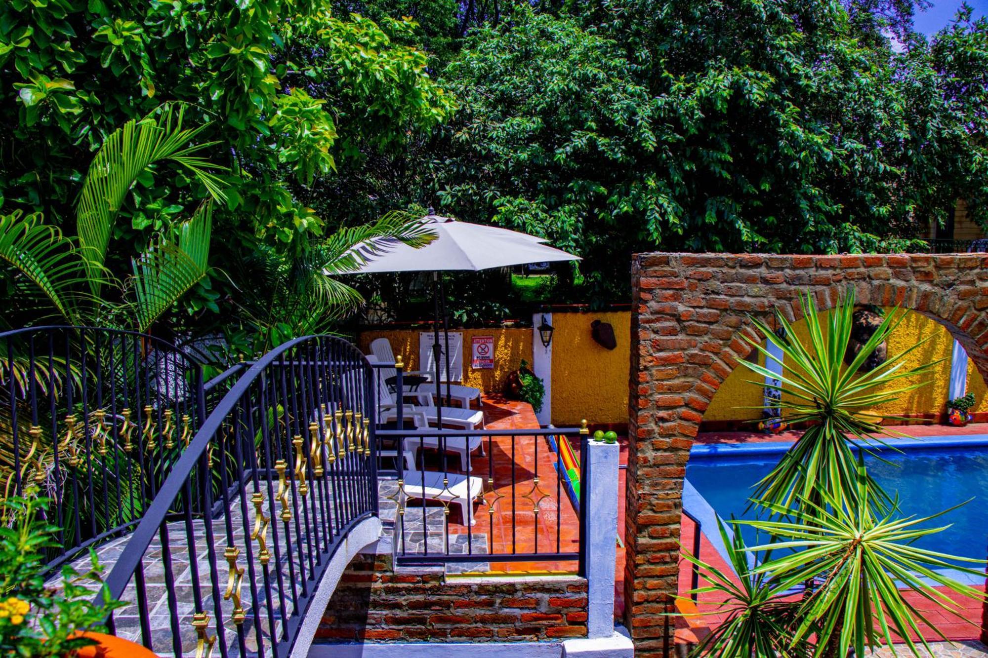 Posada Las Margaritas Tlaquepaque Екстер'єр фото