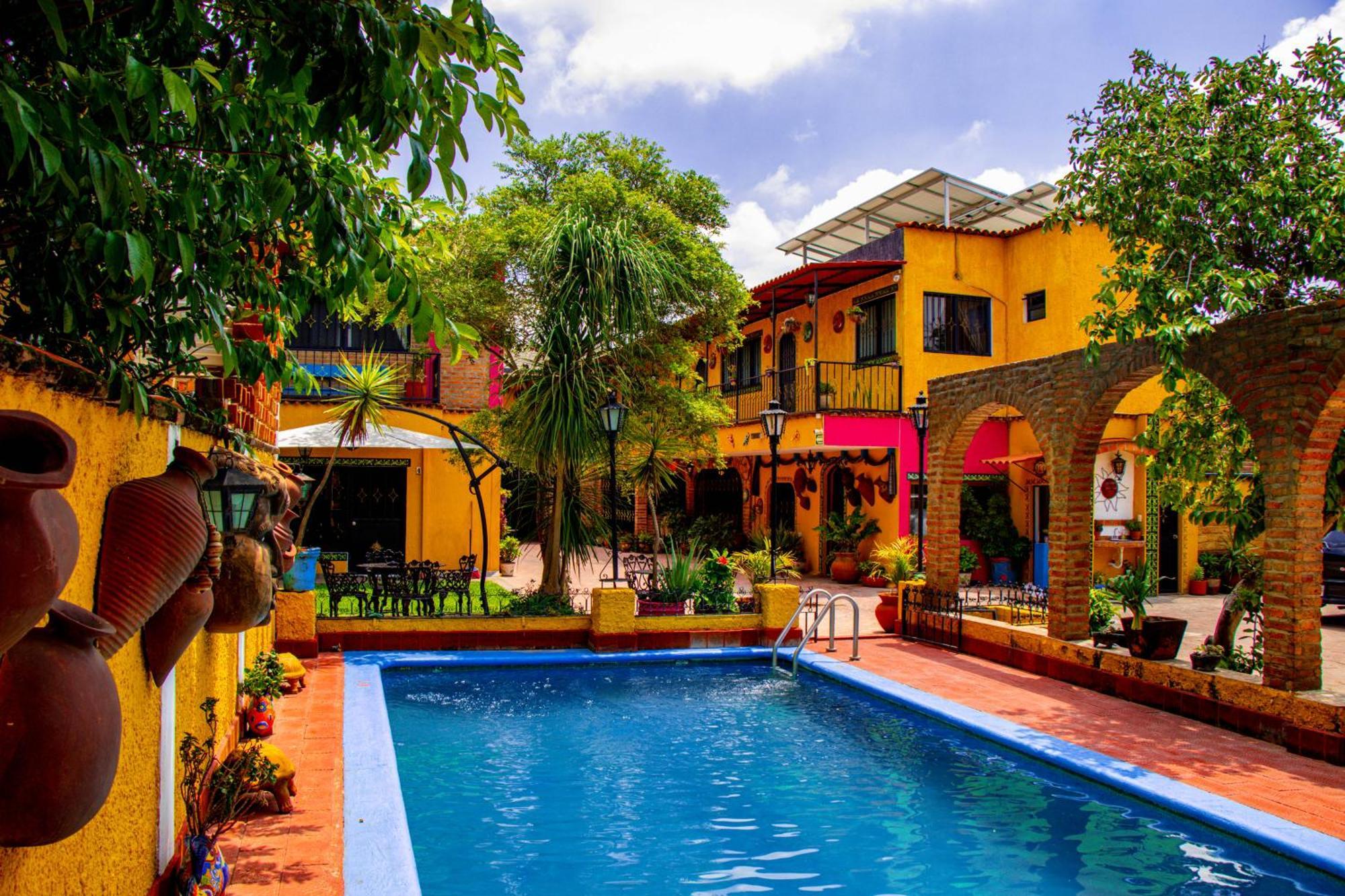 Posada Las Margaritas Tlaquepaque Екстер'єр фото