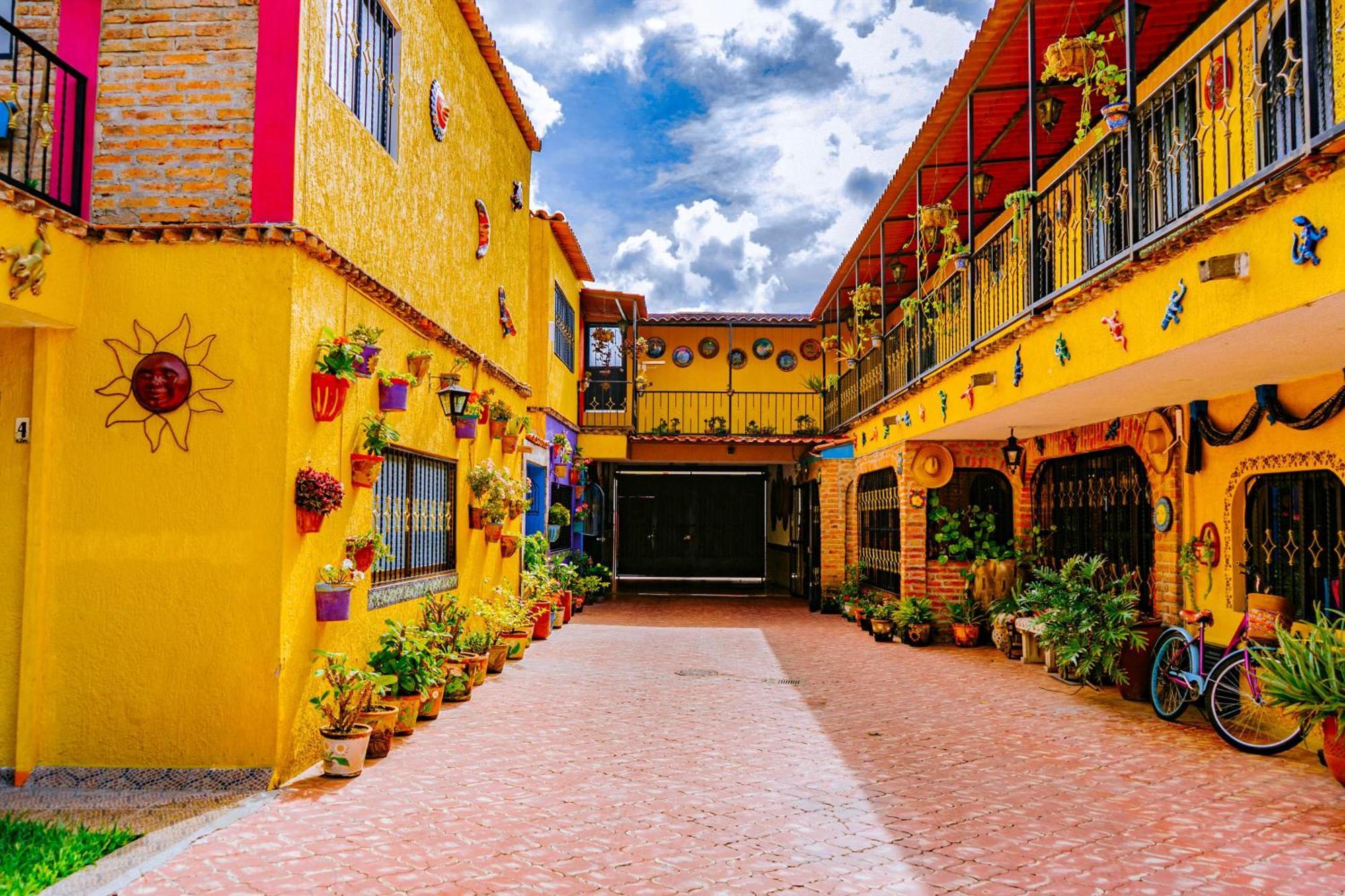 Posada Las Margaritas Tlaquepaque Екстер'єр фото